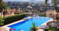Modern 2 bed duplex apartment located in Los Almendros