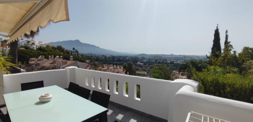 Modern 2 bed duplex apartment located in Los Almendros