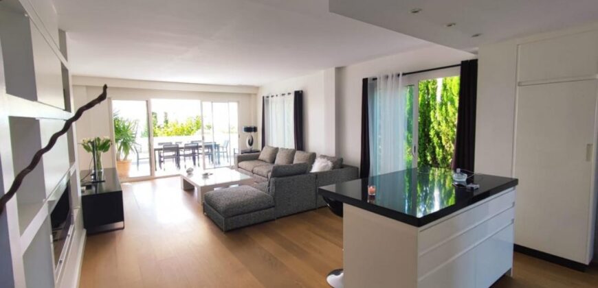 Modern 2 bed duplex apartment located in Los Almendros