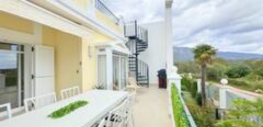 4 bed Appartment in Nueva Andalucía