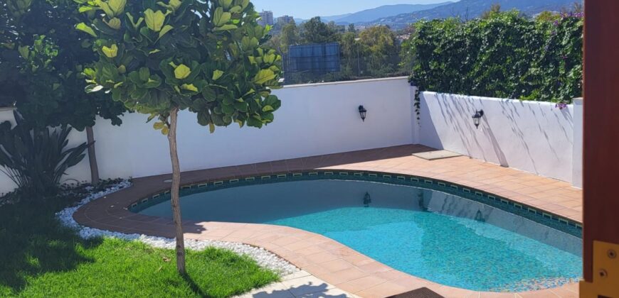 4 bedroom Villa in Golden Mile