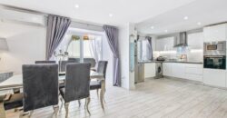 Elegant 2 bedroom apartment with private patio & Rooftop terrace.