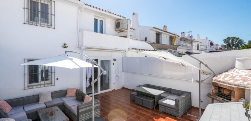 Elegant 2 bedroom apartment with private patio & Rooftop terrace.