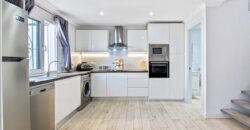 Elegant 2 bedroom apartment with private patio & Rooftop terrace.