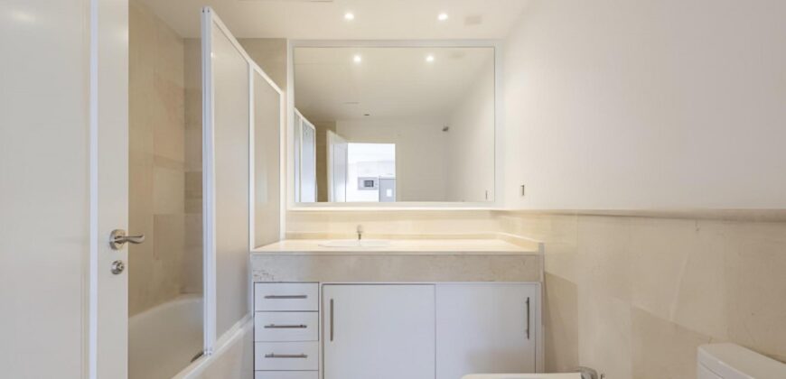 Modern 2-Bedroom Apartment with Terrace & Community Pools