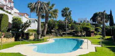 Modern 2-Bedroom Apartment with Terrace & Community Pools