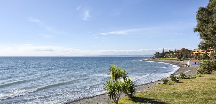 2-Bedroom Apartment in Exclusive Beachfront Urbanization, New Golden Mile, Estepona