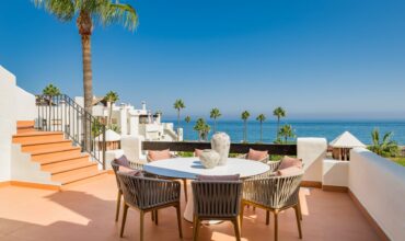 Renovated Beachfront Villa/Townhouse with Direct Sea Access
