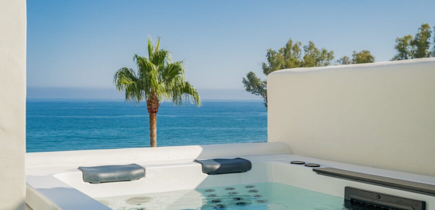 Renovated Beachfront Villa/Townhouse with Direct Sea Access