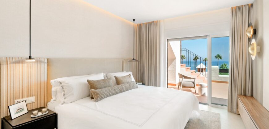 Renovated Beachfront Villa/Townhouse with Direct Sea Access