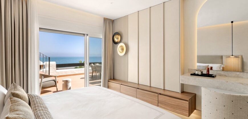 Renovated Beachfront Villa/Townhouse with Direct Sea Access