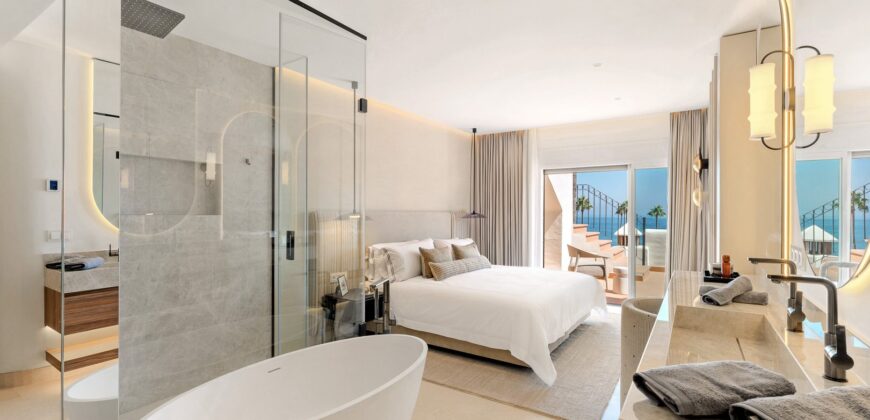 Renovated Beachfront Villa/Townhouse with Direct Sea Access