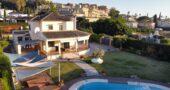 Elegant villa next to Los Naranjos Golf Club – A prime Location in Nueva Andalucía, Marbella
