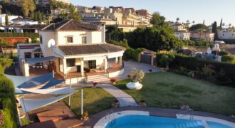 Elegant villa next to Los Naranjos Golf Club – A prime Location in Nueva Andalucía, Marbella