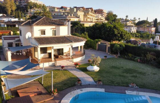 Elegant villa next to Los Naranjos Golf Club – A prime Location in Nueva Andalucía, Marbella