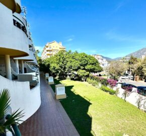 Spacious 3-Bedroom Duplex in Nueva Andalucía