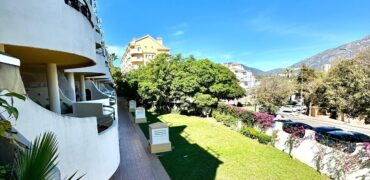 Spacious 3-Bedroom Duplex in Nueva Andalucía