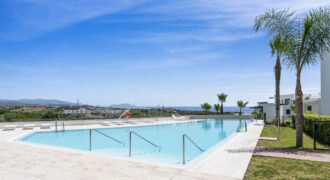 Modern Ground-Floor Apartment with Private Garden, ESTEPONA GOLF