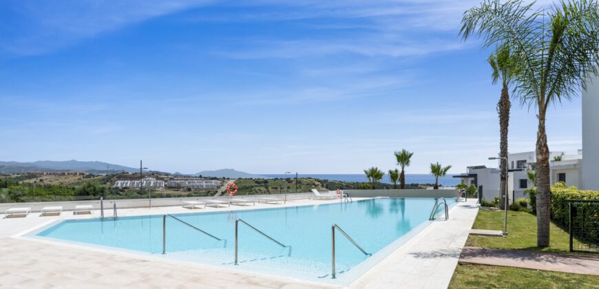Modern Ground-Floor Apartment with Private Garden, ESTEPONA GOLF