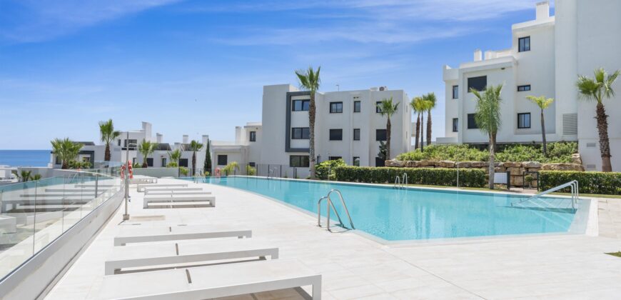 Modern Ground-Floor Apartment with Private Garden, ESTEPONA GOLF