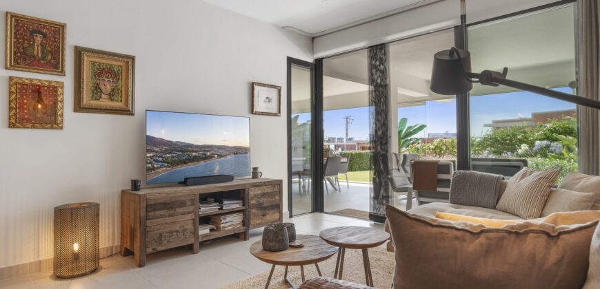Modern Ground-Floor Apartment with Private Garden, ESTEPONA GOLF