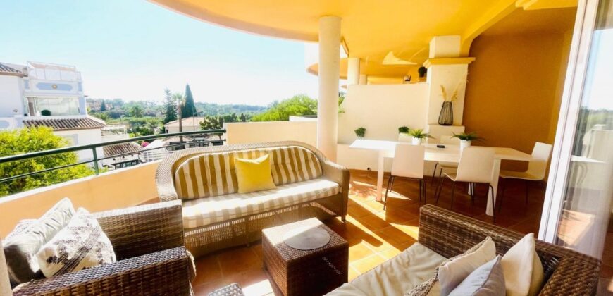 Lovely 3 bed, ground floor duplex apt in Señorio de Aloha.