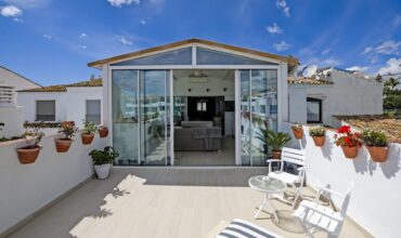 Elegant 3-Bedroom Penthouse in Jardines del Puerto, Puerto Banús