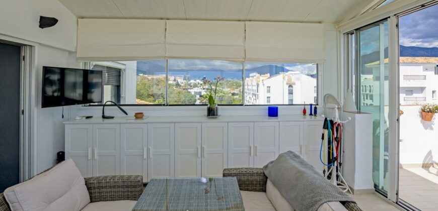 Elegant 3-Bedroom Penthouse in Jardines del Puerto, Puerto Banús Elegant 3-Bedroom Penthouse in Jardines del Puerto, Puerto Banús