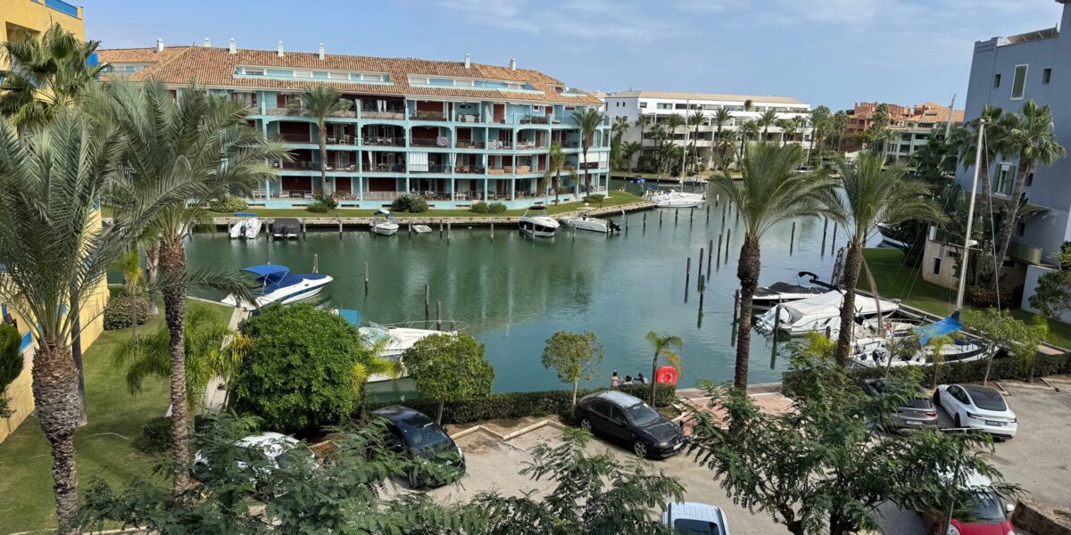 Elegant 3-Bedroom Apartment in Ribera del Paraíso, Sotogrande Port