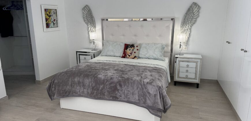 Elegant 5 bed Detached Villa in Urb. Puerto Romano, Estepona