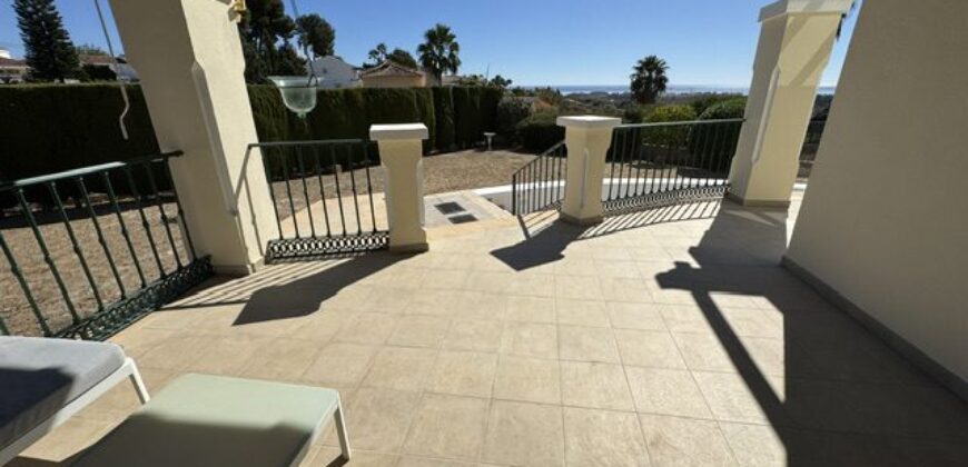 Elegant 5 bed Detached Villa in Urb. Puerto Romano, Estepona