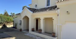 Elegant 5 bed Detached Villa in Urb. Puerto Romano, Estepona