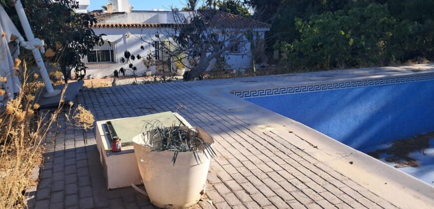 Villa en El Paraíso Medio – New Golden Mile, Estepona. To reform or rebuild Villa en El Paraíso Medio – New Golden Mile, Estepona. To reform or rebuild