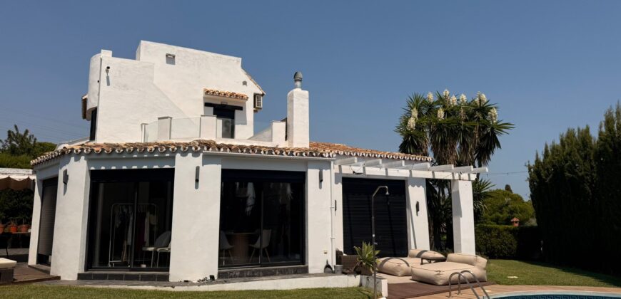 Charming 3-Bedroom Villa with Sea Views in Calahonda