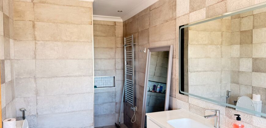 Charming 3-Bedroom Villa with Sea Views in Calahonda