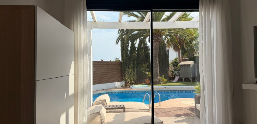 Charming 3-Bedroom Villa with Sea Views in Calahonda