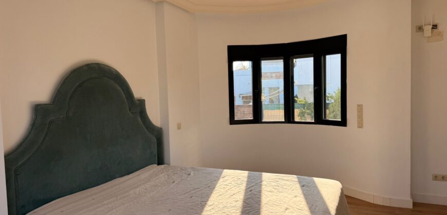 Charming 3-Bedroom Villa with Sea Views in Calahonda