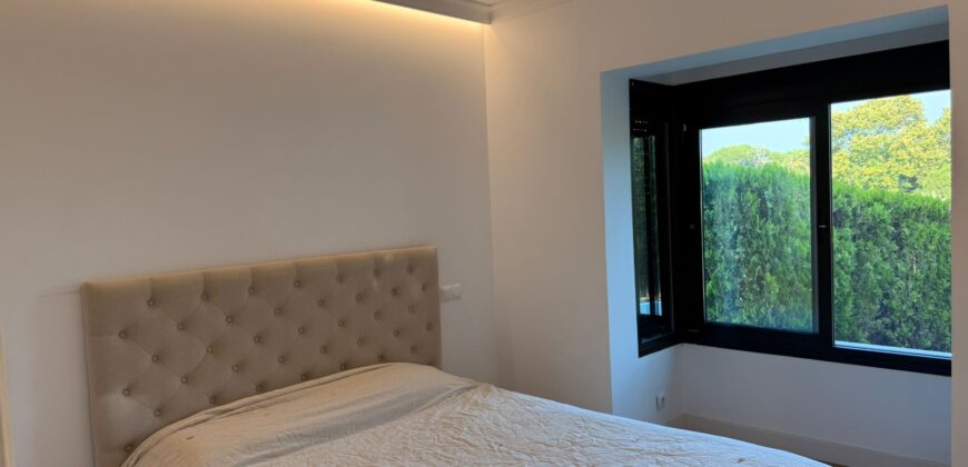 Charming 3-Bedroom Villa with Sea Views in Calahonda