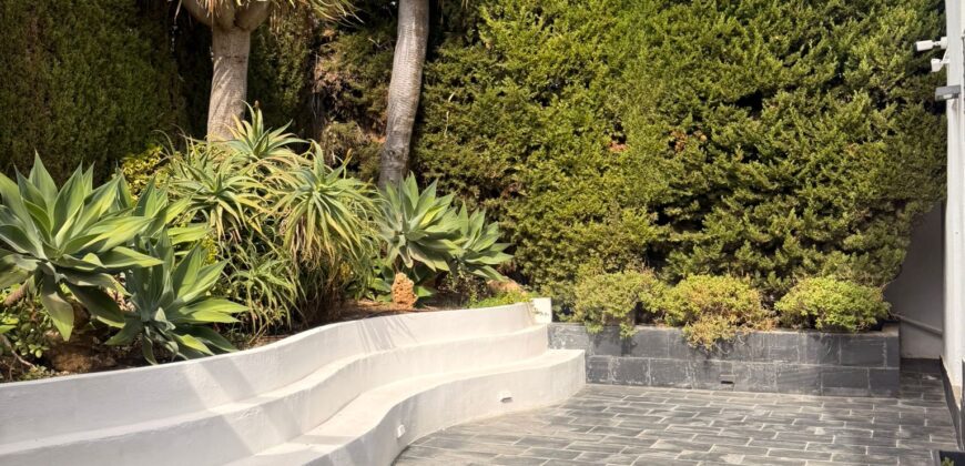 Charming 3-Bedroom Villa with Sea Views in Calahonda