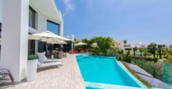 5 bed Villa with Wonderful Views across the Golf Valley, Mountains and Sea