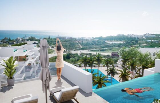 3 bed Penthouse with sea views and a private pool in Estepona