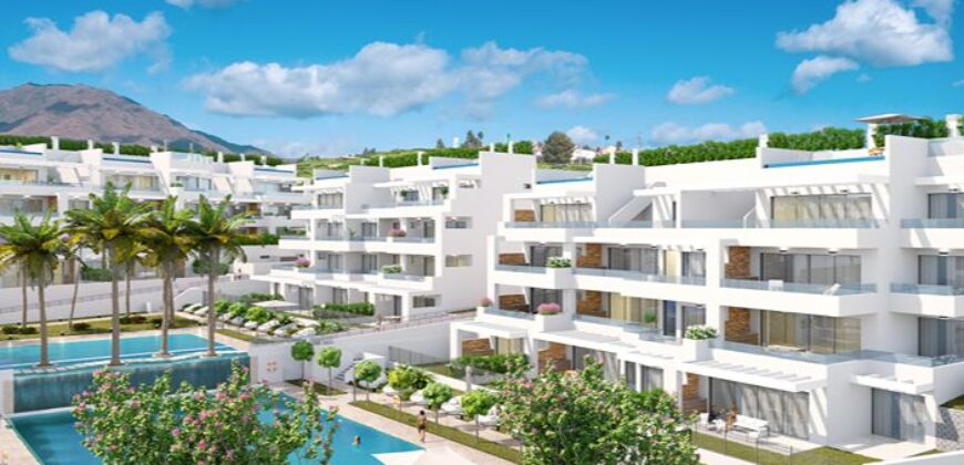 2 bed Penthouse with Sea Views and Private Pool in Estepona