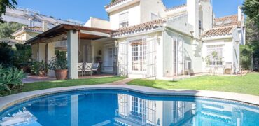 Villa in Casablanca, Marbella Golden Mile – Prime Location & Strong Investment
