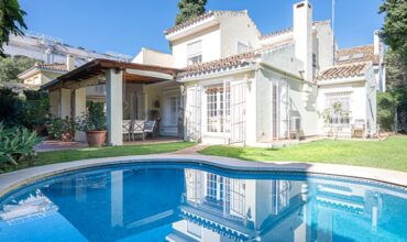 Villa in Casablanca, Marbella Golden Mile – Prime Location & Strong Investment