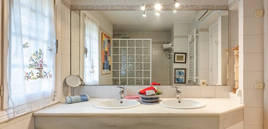 Villa in Casablanca, Marbella Golden Mile – Prime Location & Strong Investment