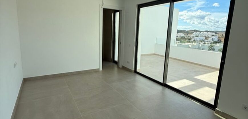 3 bed Penthouse with sea views and a private pool in Estepona