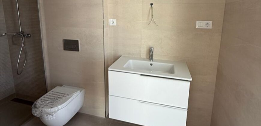 3 bed Penthouse with sea views and a private pool in Estepona