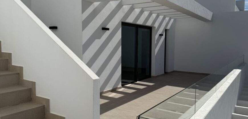 3 bed Penthouse with sea views and a private pool in Estepona