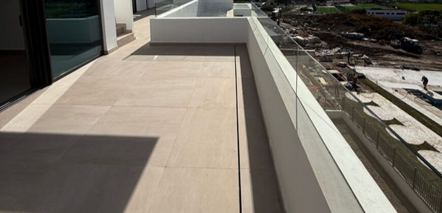 3 bed Penthouse with sea views and a private pool in Estepona