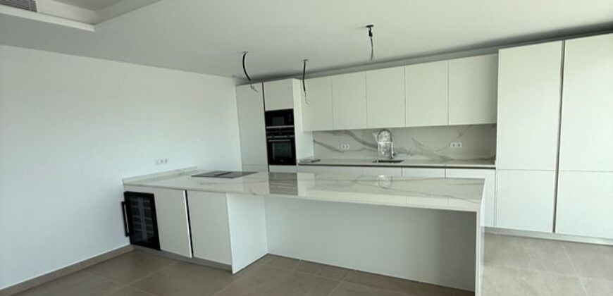 3 bed Penthouse with Sea Views and a private pool in Estepona